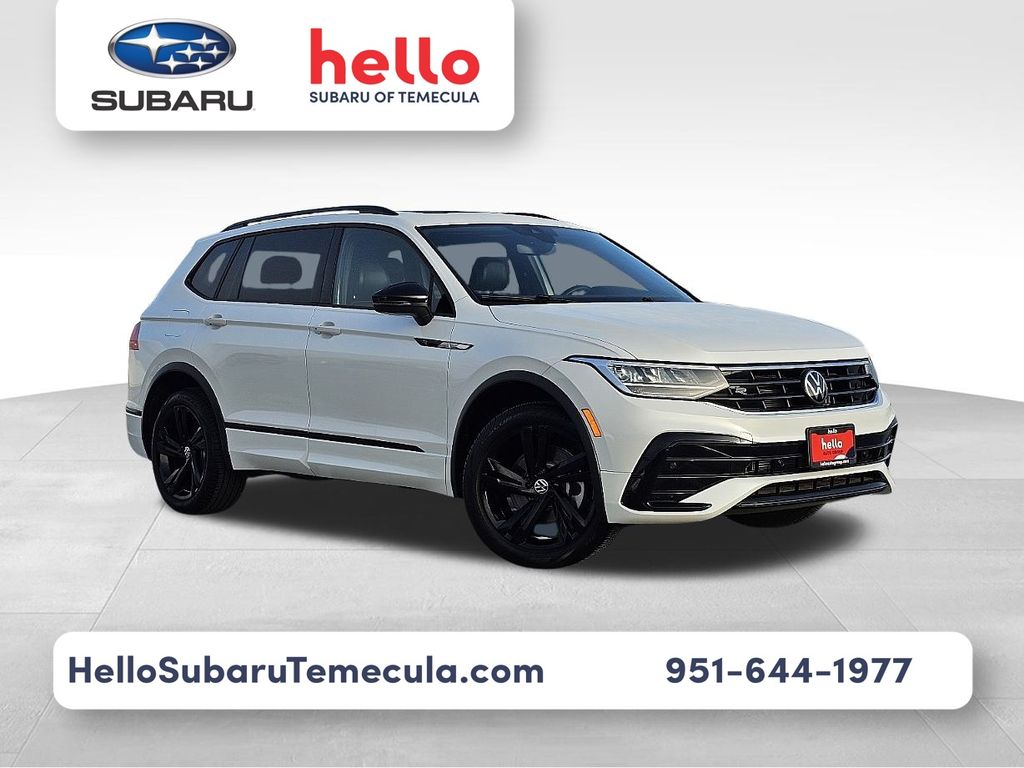 2024 Volkswagen Tiguan SE R-LINE BLACK's photo