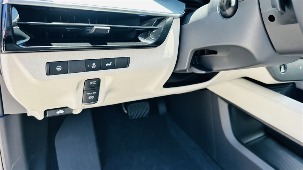 2025 Nissan Murano SL photo 17