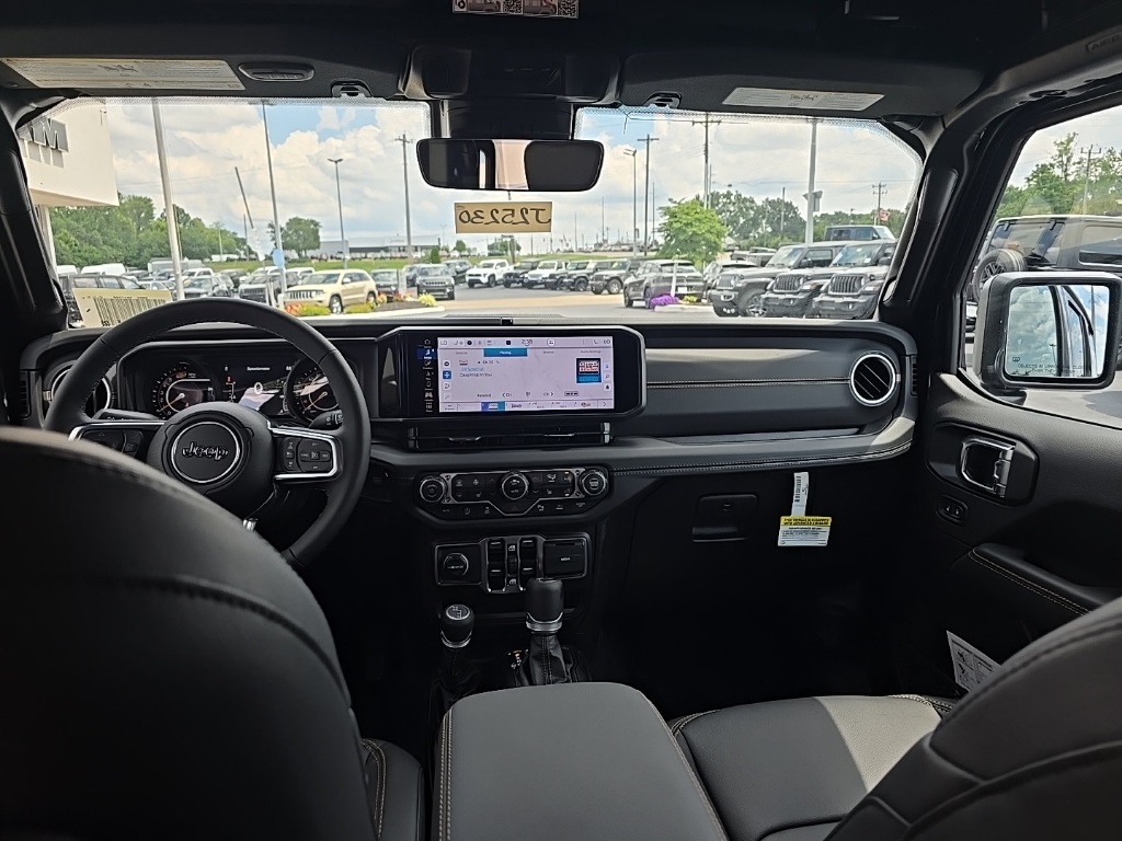 2025 Jeep Wrangler Sahara photo 21
