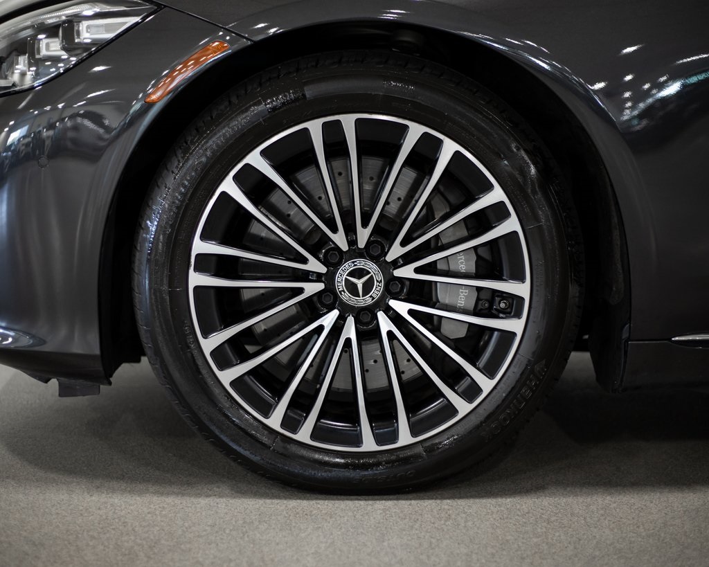 2023 Mercedes Benz S 580 4MATIC photo 3