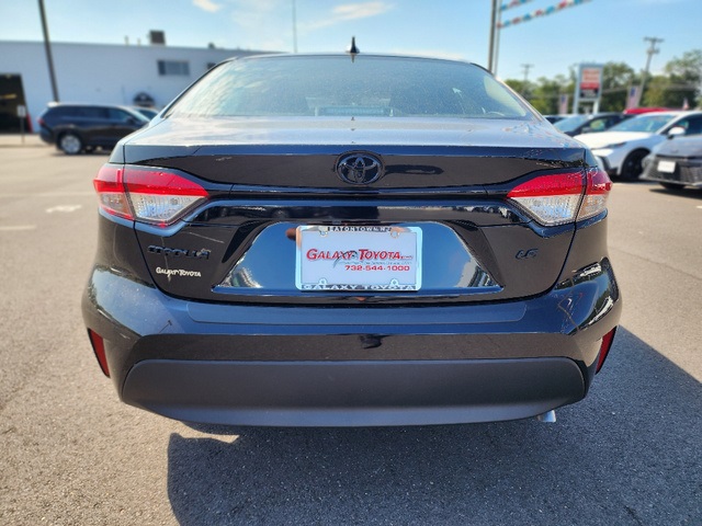2025 Toyota Corolla LE photo 5