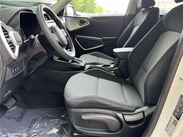 2023 Kia Soul LX photo 12