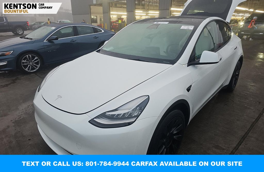 2023 Tesla Model Y Long Range's photo