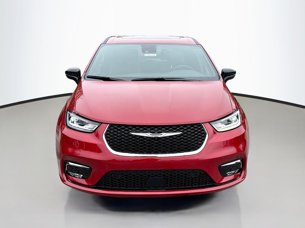 2026 Chrysler Pacifica Limited photo 2