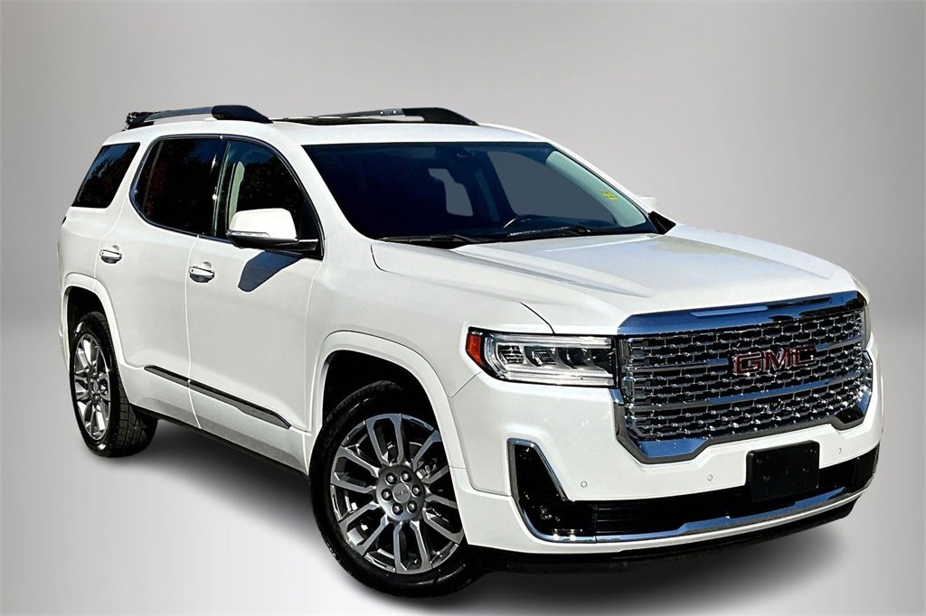 2022 GMC Acadia Denali's photo