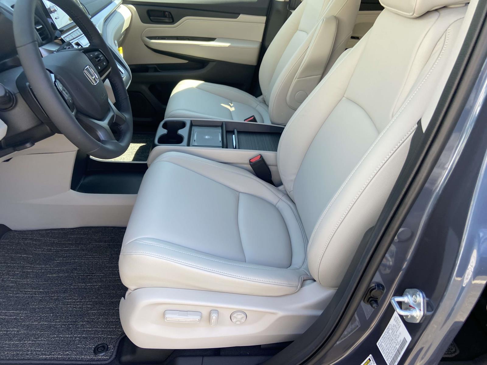 2026 Honda Odyssey EX-L photo 6