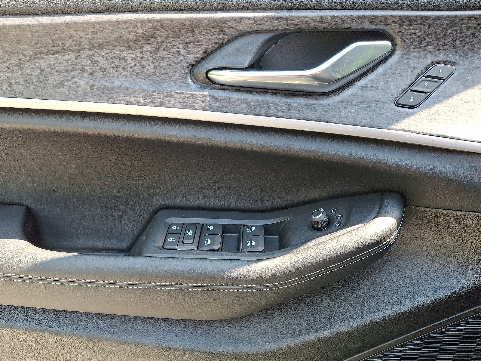 2025 Jeep Grand Cherokee Limited photo 8