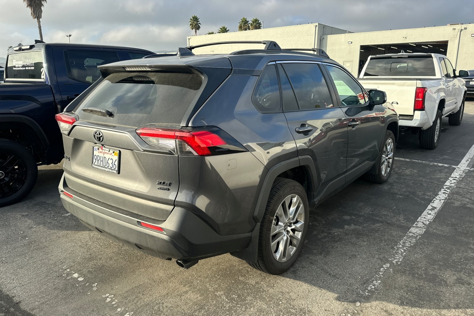 2024 Toyota RAV4 XLE Premium photo 2