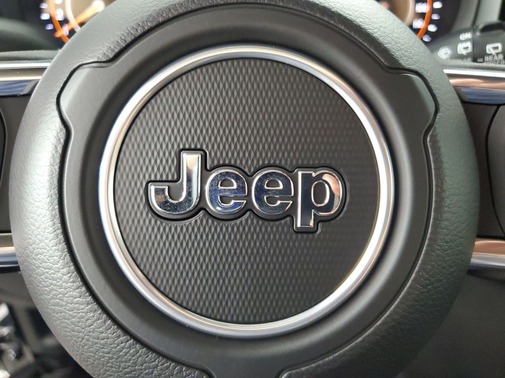2025 Jeep Wrangler Sahara photo 18