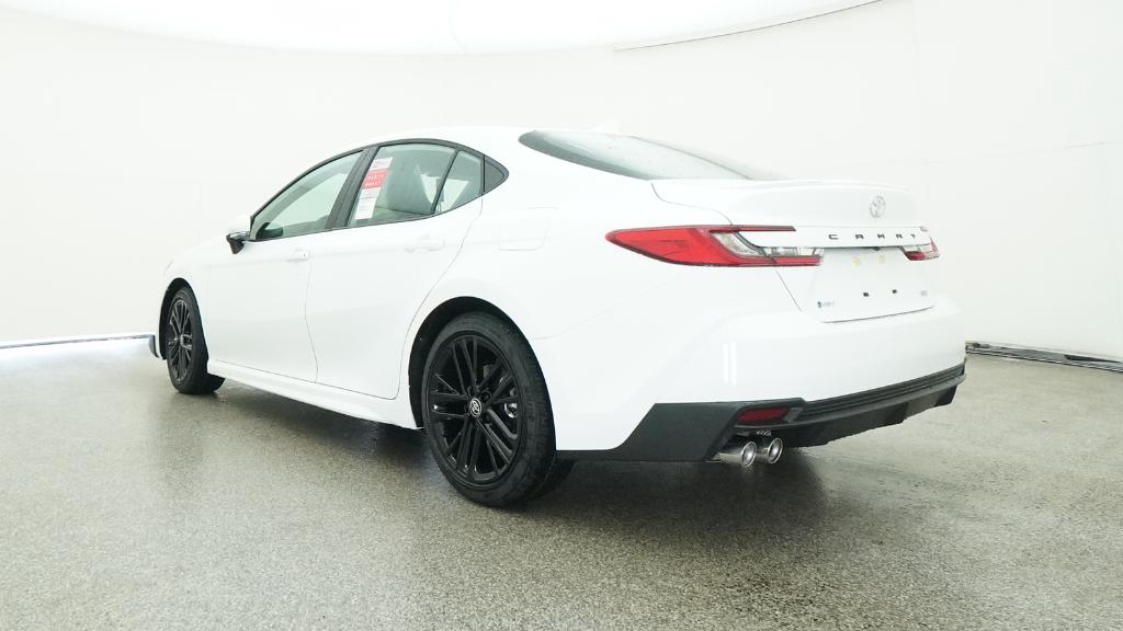 2025 Toyota Camry SE photo 14