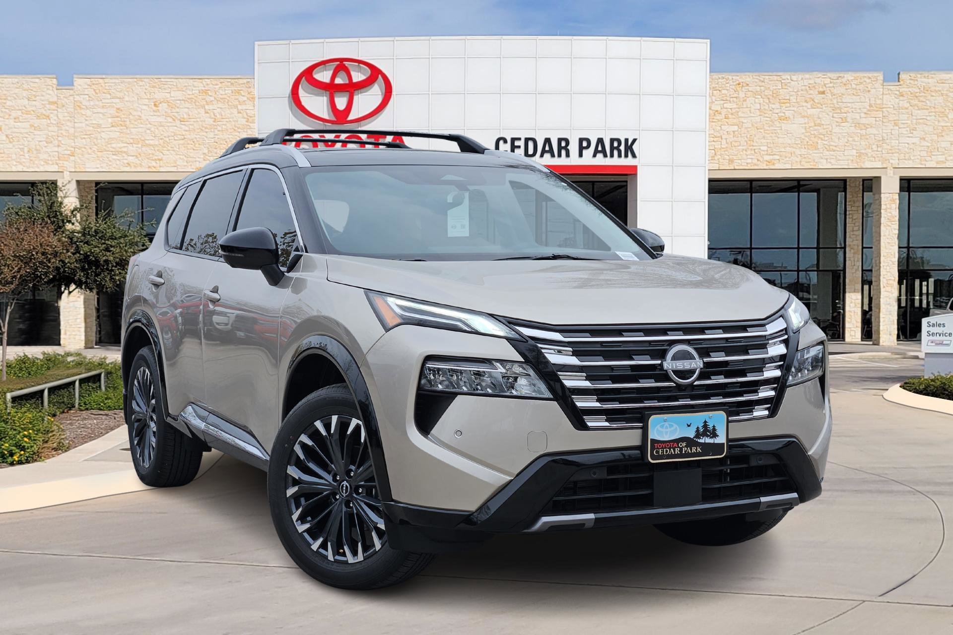 2026 Nissan Rogue Platinum's photo