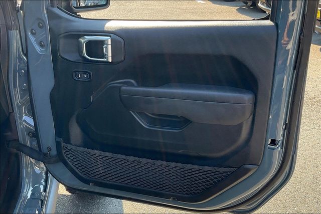 2025 Jeep Wrangler Rubicon photo 22