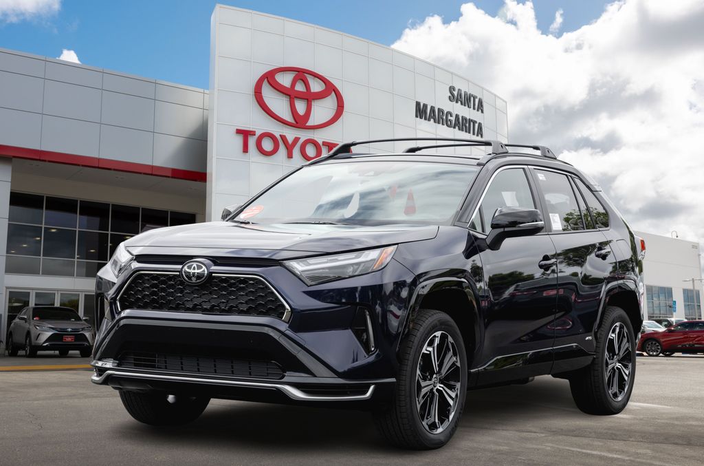 2025 Toyota RAV4 XSE's photo