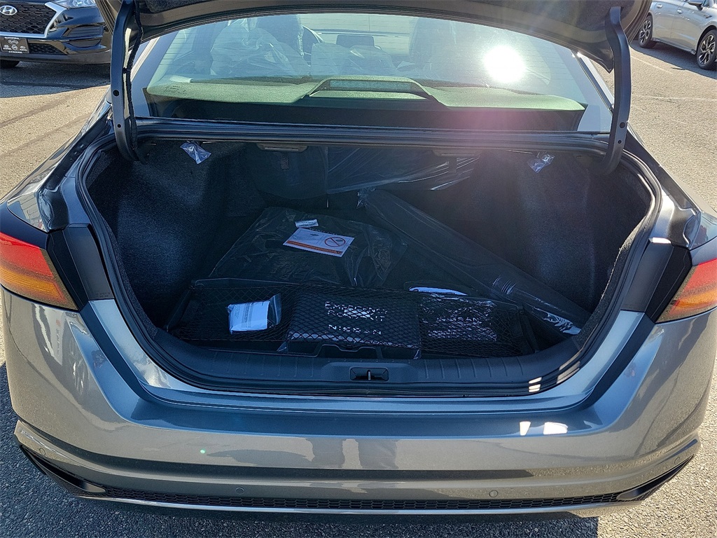 2025 Nissan Altima SV photo 10