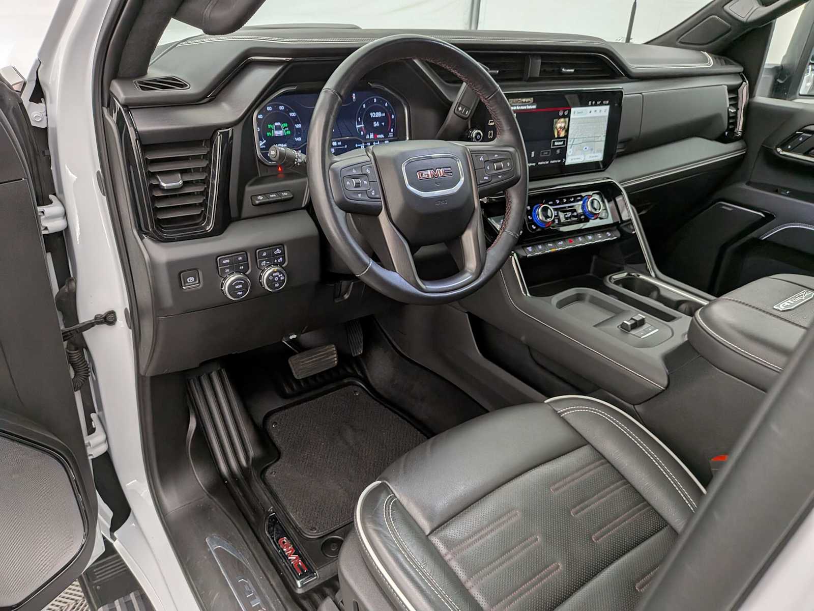 2024 Gmc Sierra 2500 HD AT4X photo 2