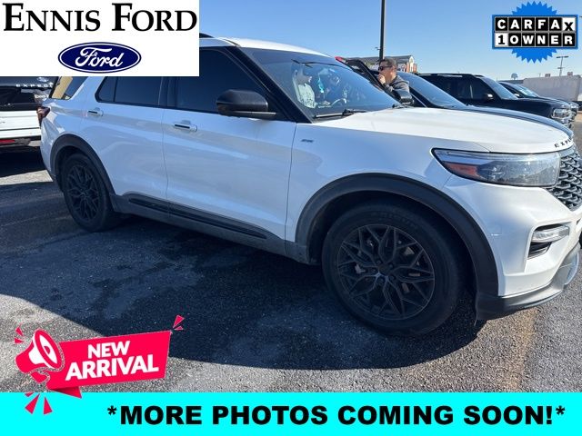 2022 Ford Explorer ST-LINE's photo