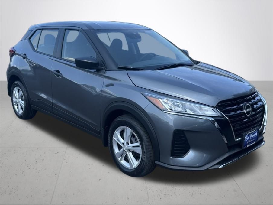 2025 Nissan Kicks Play S photo 4