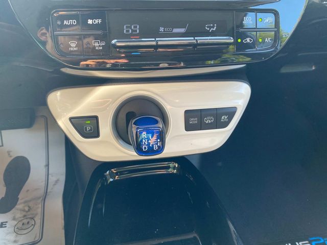 2017 Toyota Prius Prime Plus photo 13