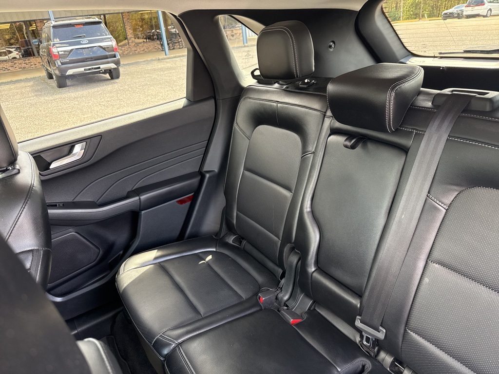 2022 Ford Escape SEL photo 25