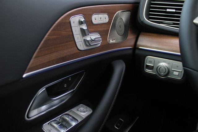 2026 Mercedes Benz GLS 450 4MATIC photo 24