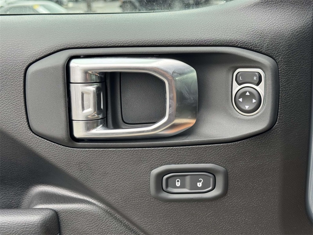 2025 Jeep Wrangler Sport S photo 27