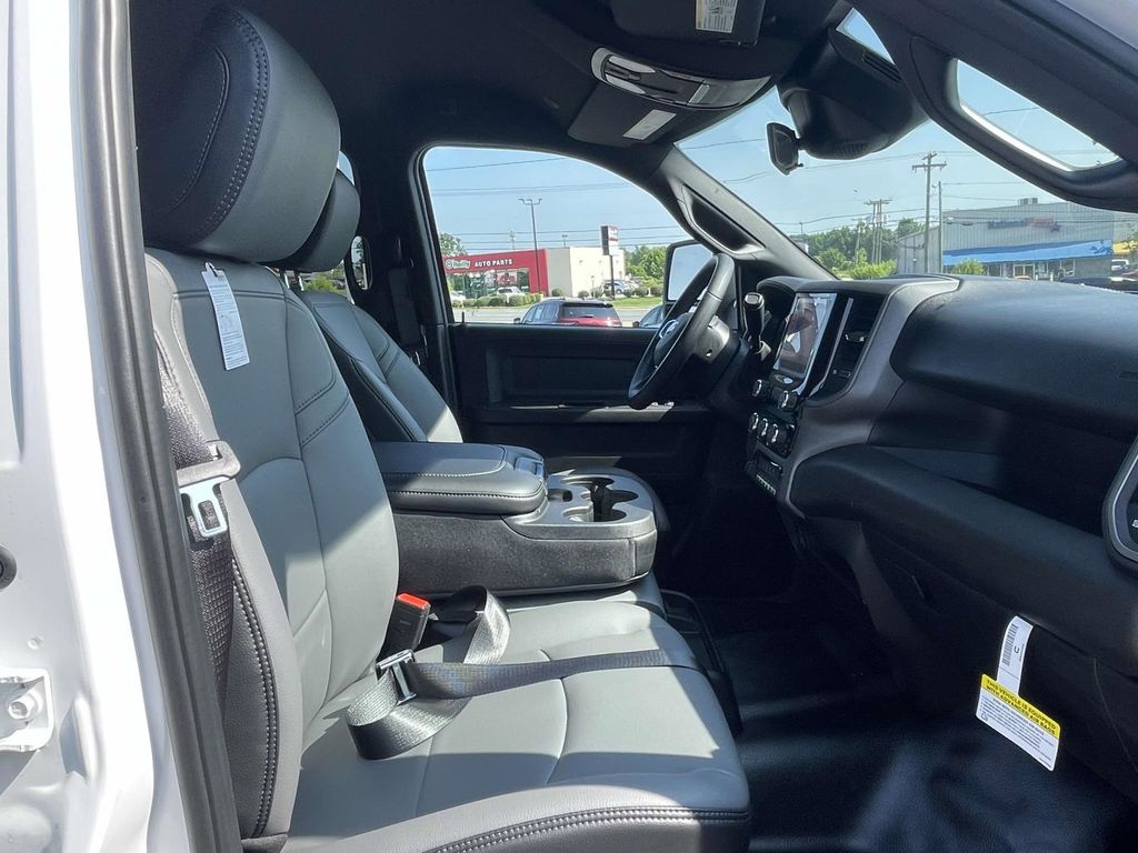 2025 Ram 2500 Tradesman photo 14