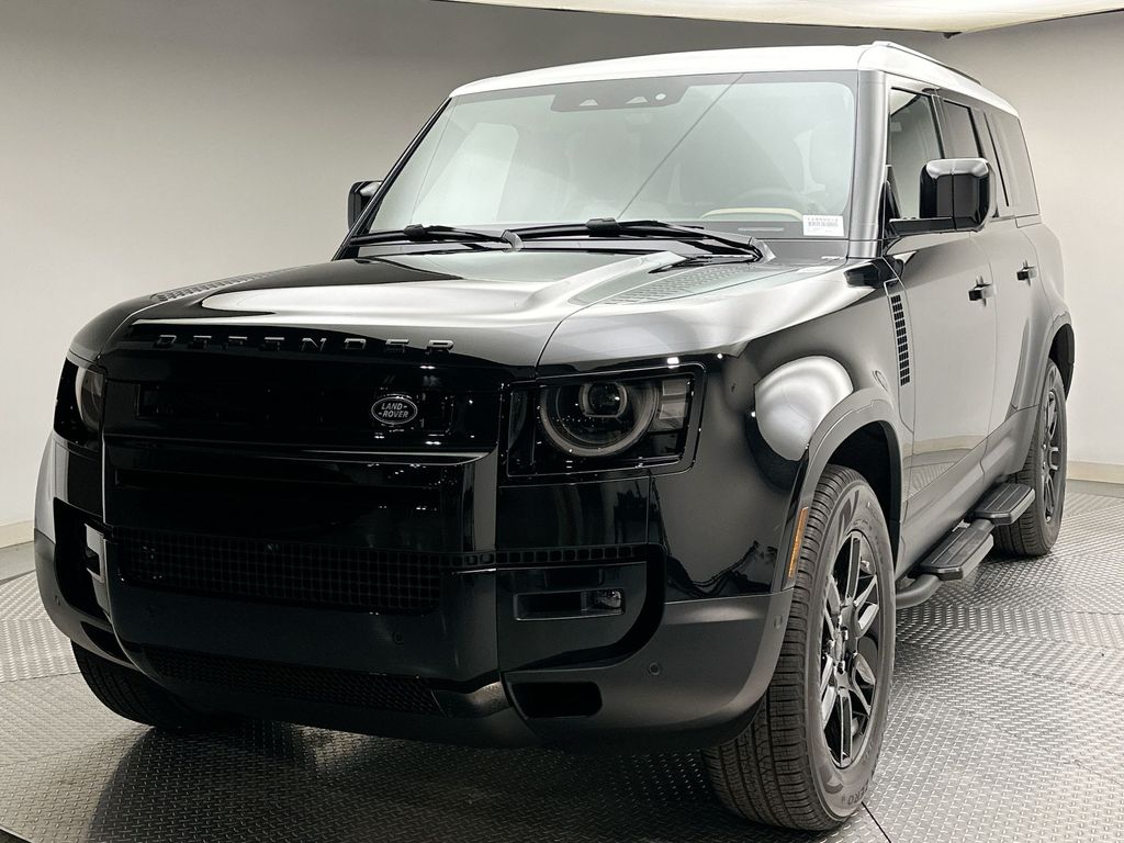 2026 Land Rover Defender S's photo