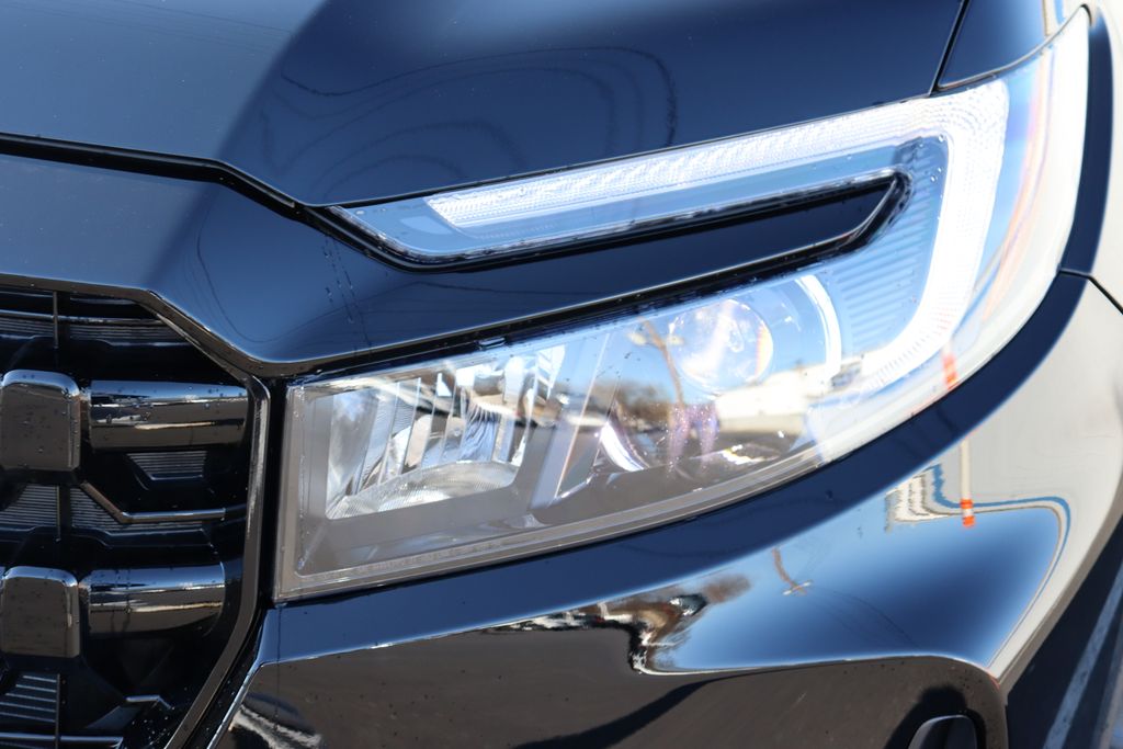 2025 Honda Ridgeline Black Edition photo 9
