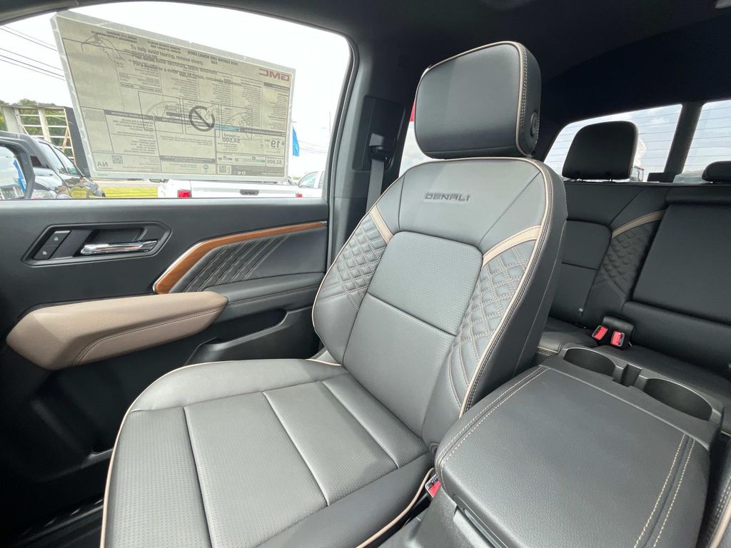 2026 Gmc Canyon Denali photo 27