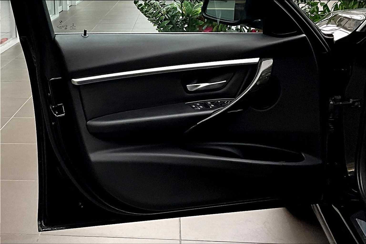 2017 Bmw 330e 3-Series photo 18