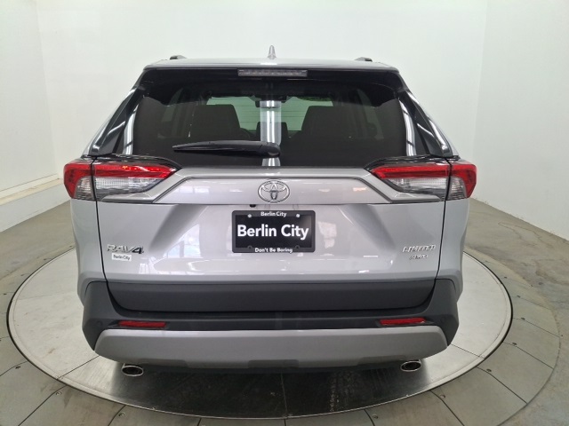 2022 Toyota RAV4 Limited photo 4