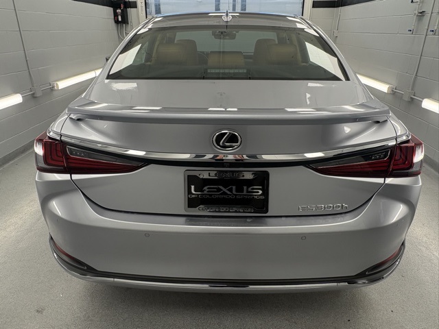 2024 Lexus ES 300h Premium photo 3