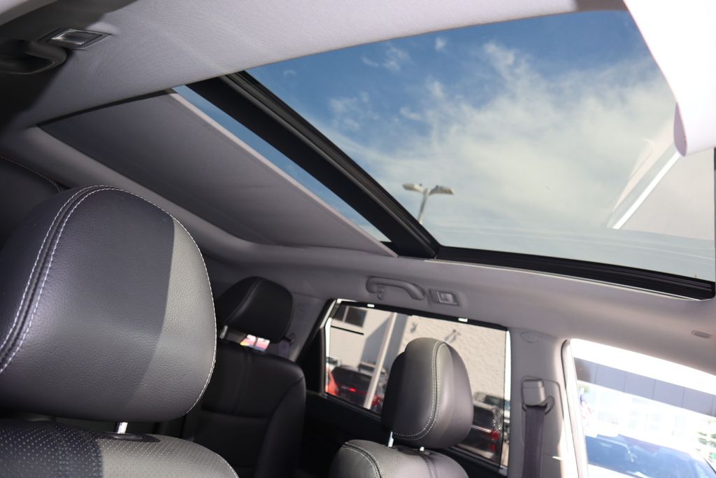 2014 Kia Sorento SX photo 32