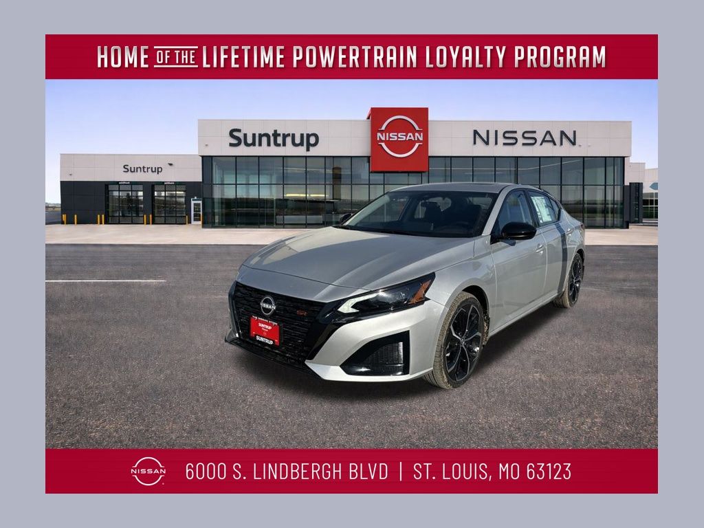 2025 Nissan Altima SR's photo