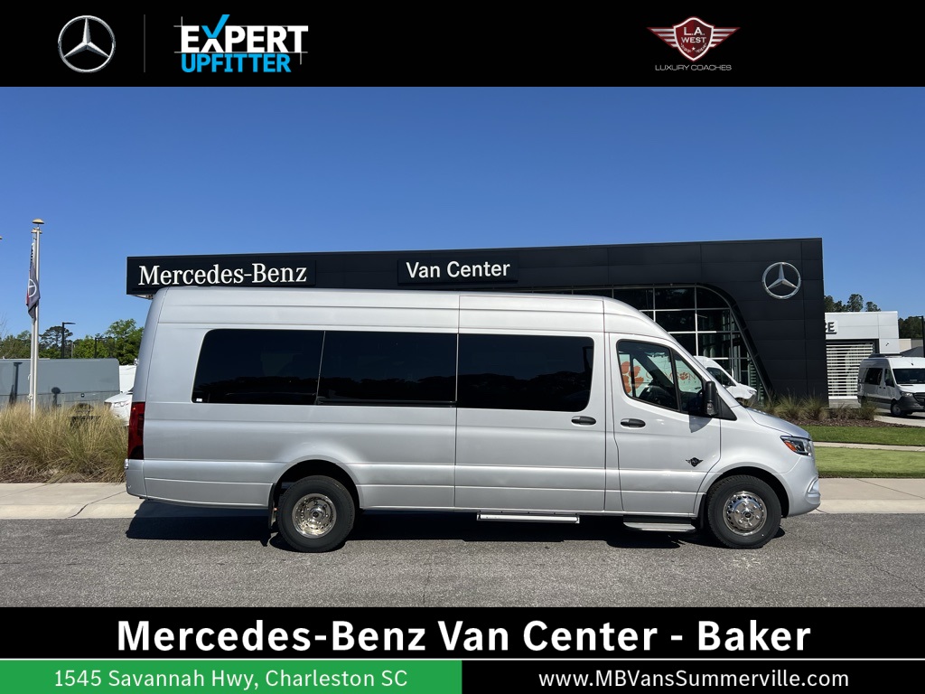 2024 Mercedes-Benz Sprinter Cargo Van Base's photo