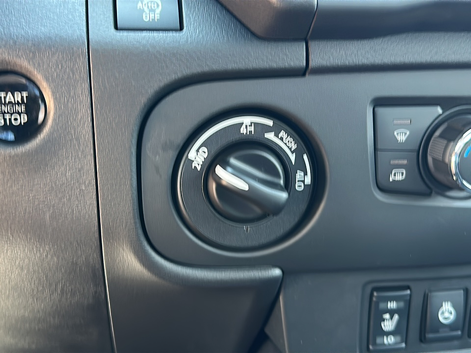 2026 Nissan Frontier Crew Cab PRO-4X photo 9