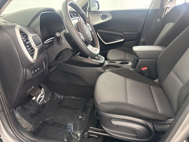 2023 Kia Soul LX photo 22
