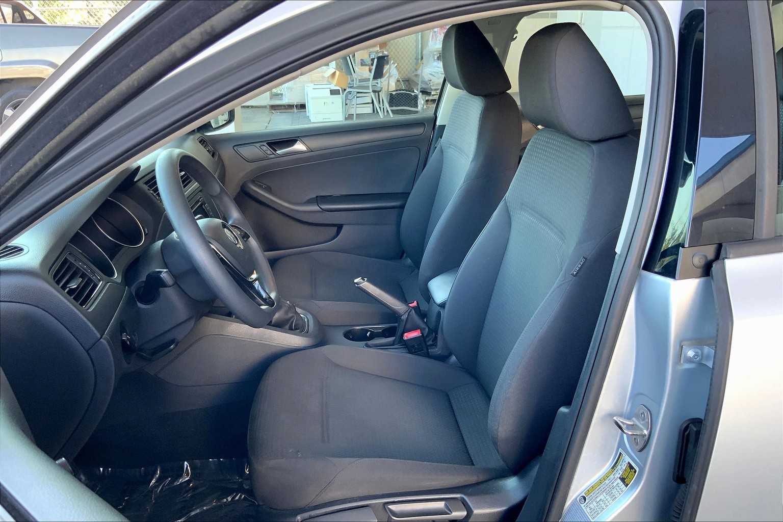 2015 Volkswagen Jetta 2.0 S photo 7