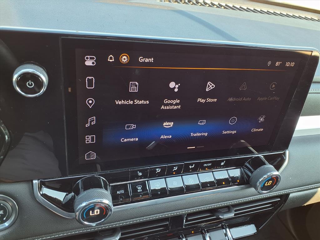 2024 Chevrolet Colorado LT photo 3