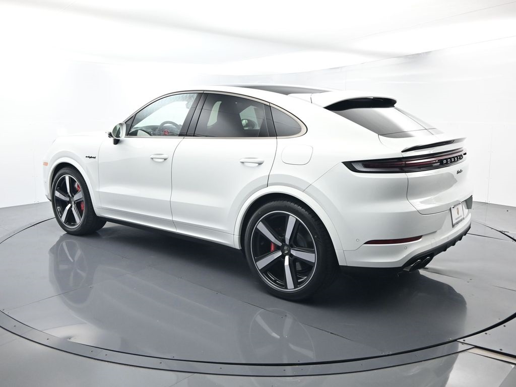 2026 Porsche Cayenne E-Hybrid Coupe photo 2