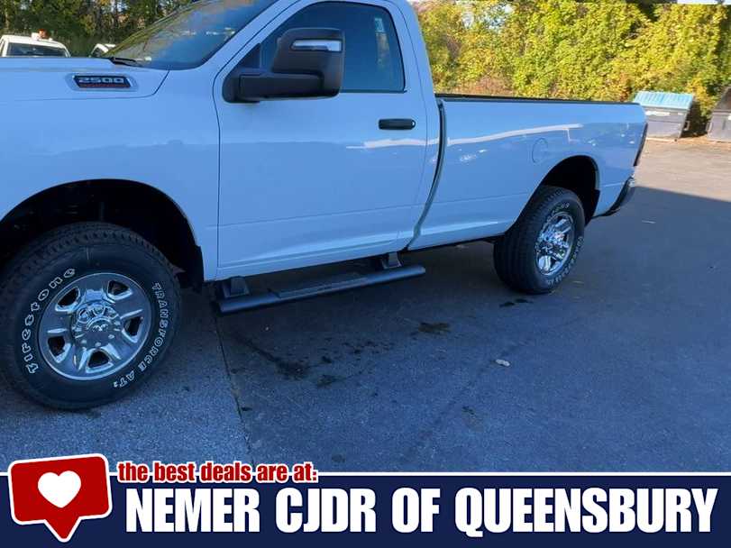 2025 Ram 2500 Tradesman photo 4