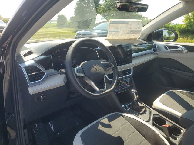 2025 Volkswagen Taos SE photo 20