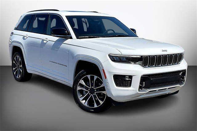 2025 Jeep Grand Cherokee Overland's photo