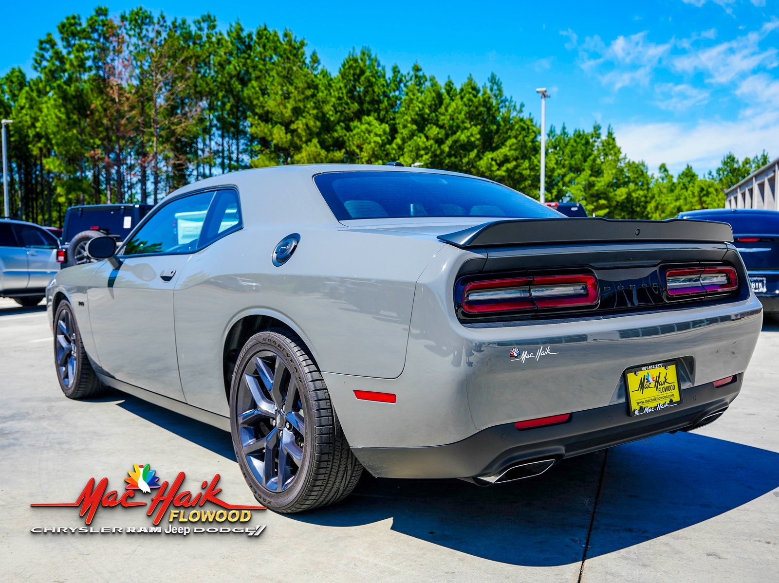 2023 Dodge Challenger R/T photo 3