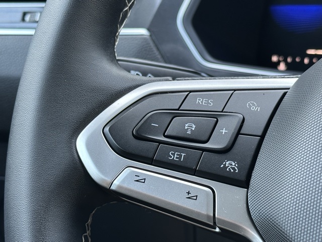 2022 Volkswagen Tiguan SE photo 14