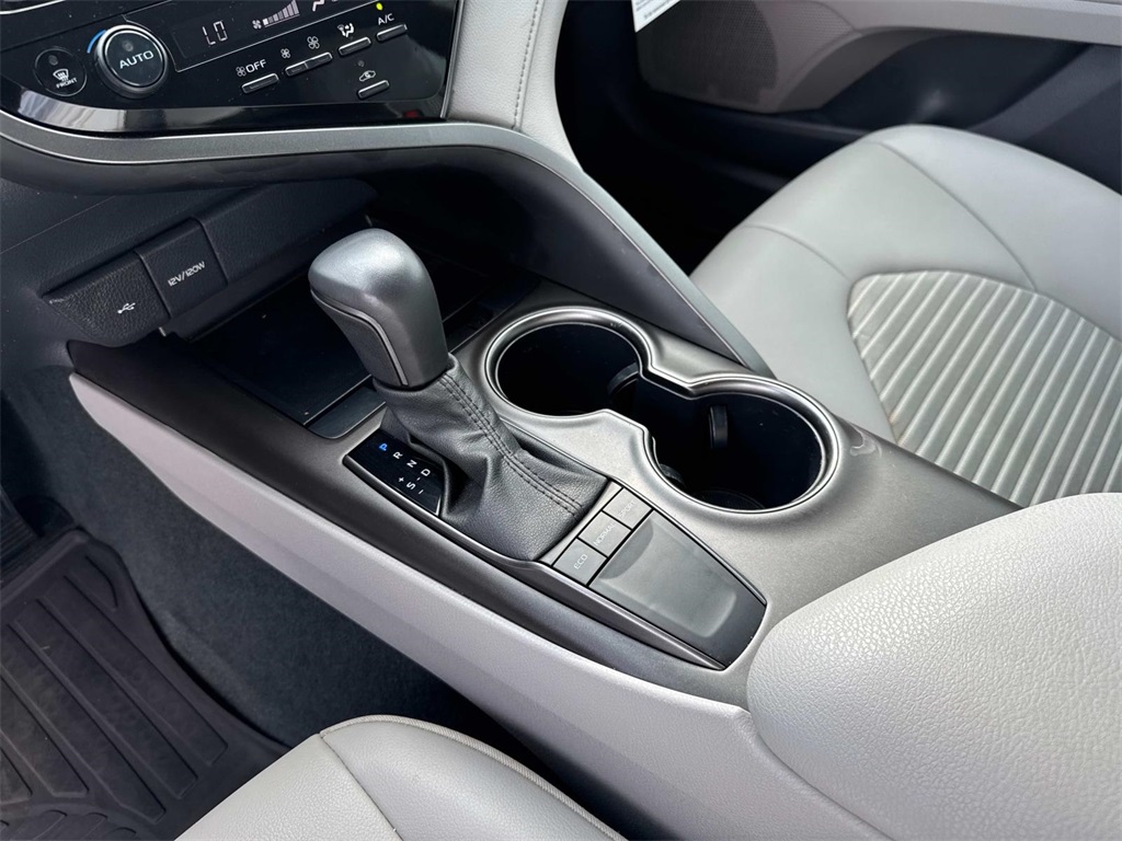 2023 Toyota Camry SE photo 23