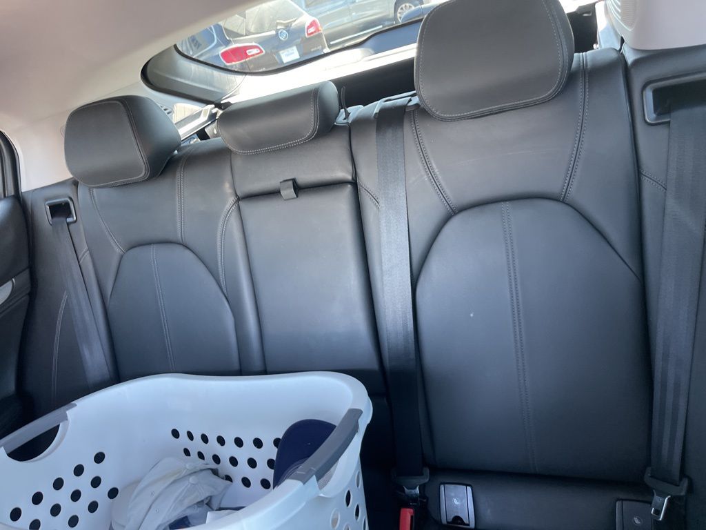 2018 Alfa Romeo Stelvio Base photo 20