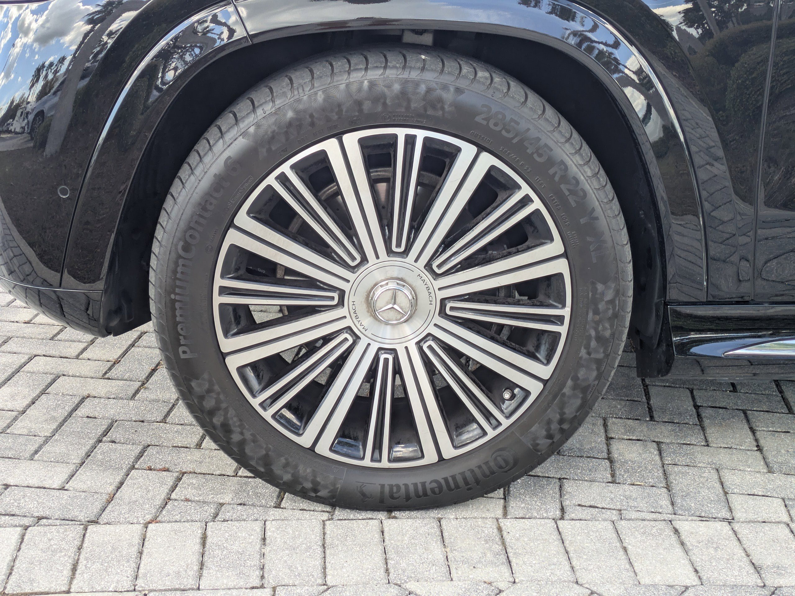 2024 Mercedes Benz GLS Maybach 600 photo 3