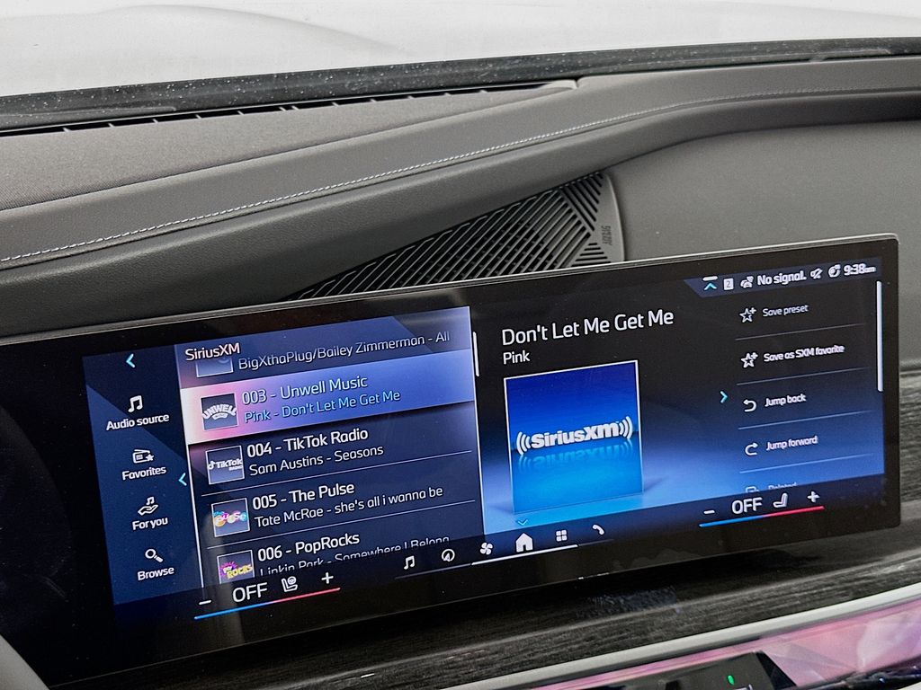 2026 Bmw 750e photo 11