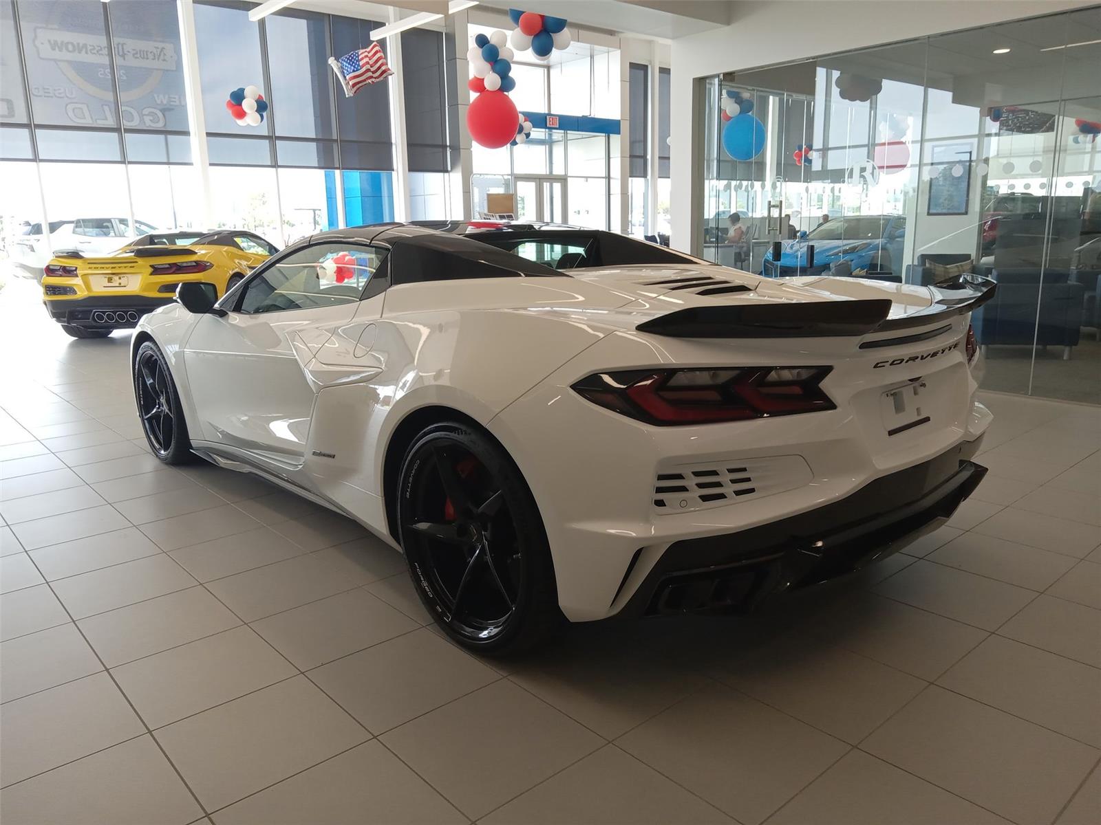 2025 Chevrolet Corvette E-Ray 2LZ photo 14